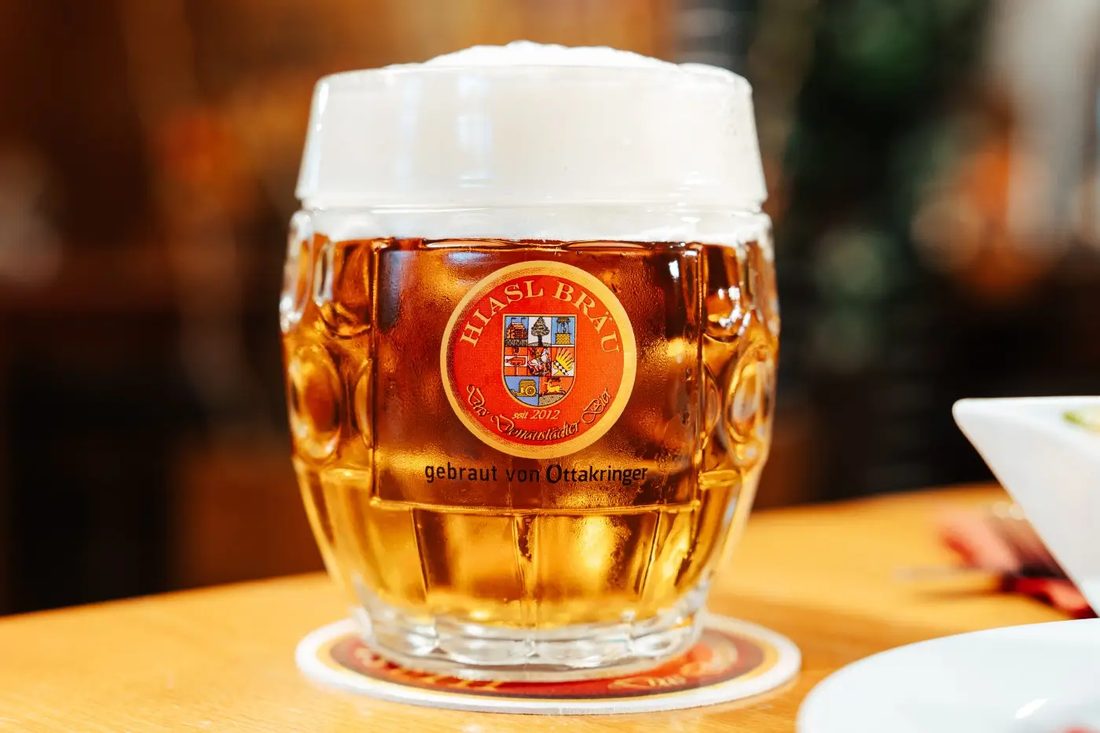 Frisch gezapftes Hiaslbräu